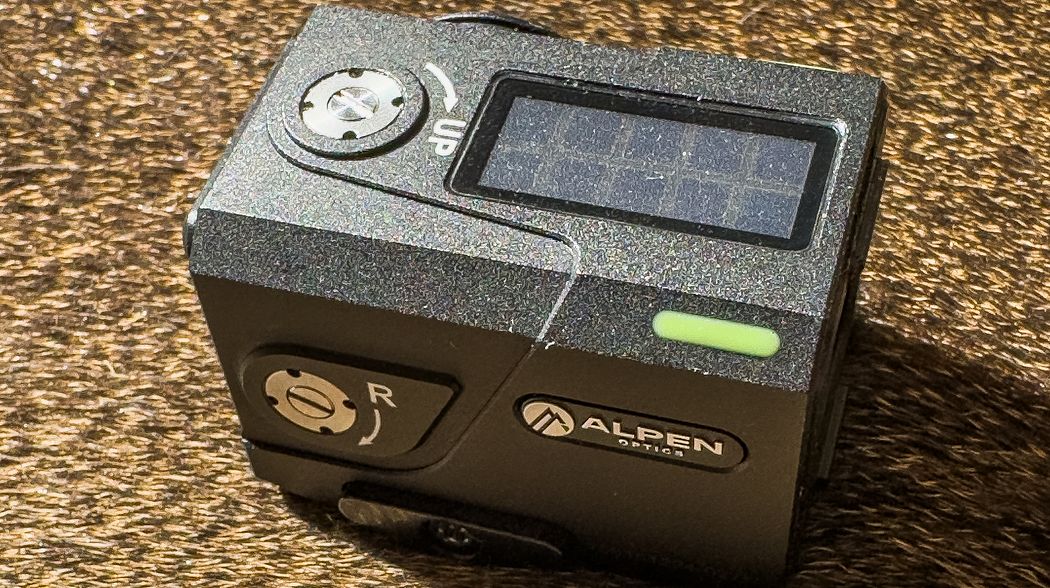ALPEN OPTICS Argus LT Rotpunktvisier 1x20x18 - Erster Eindruck des geschlossenen RedDot mit Solarzelle