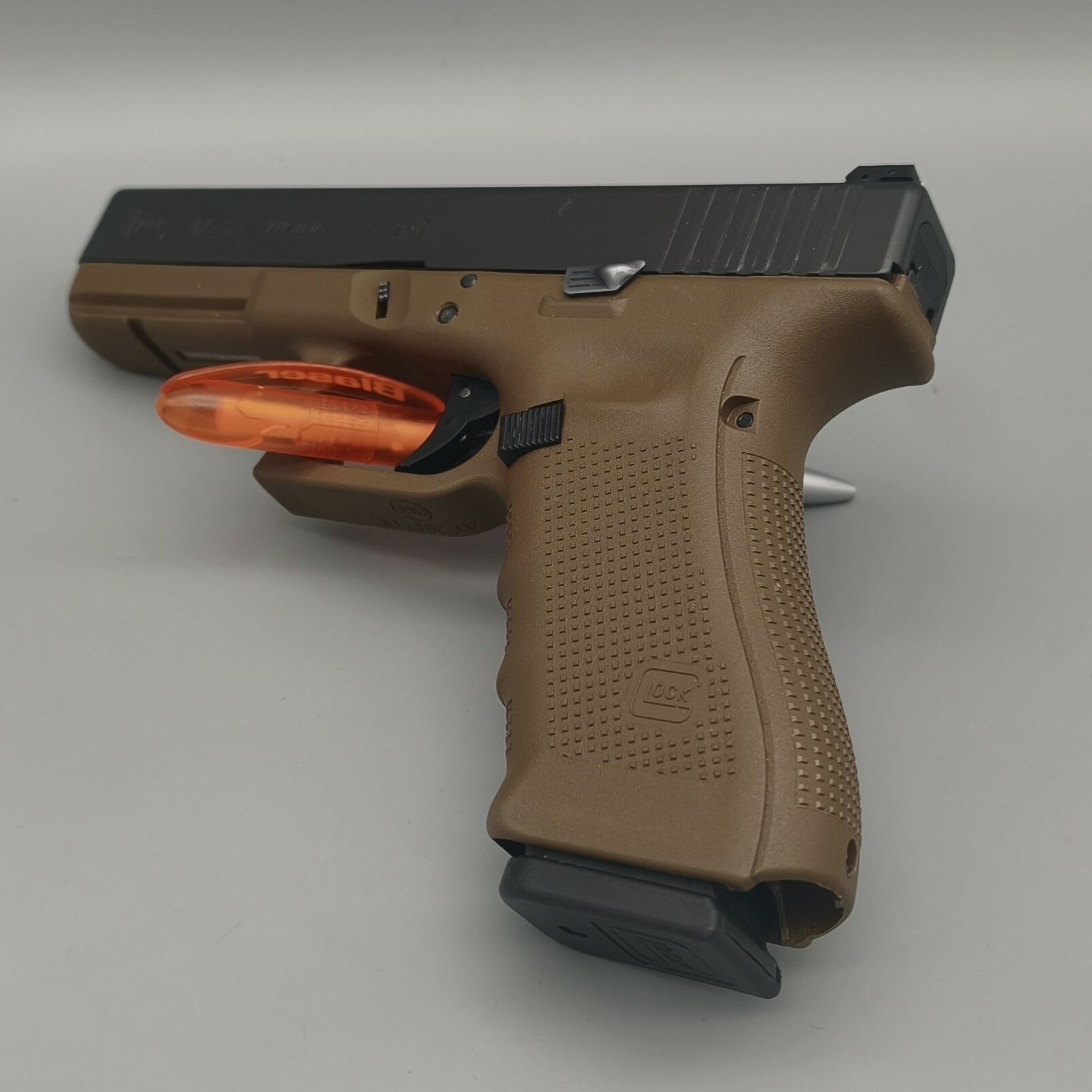 Glock 17 Gen4 Model Specjalny FDE również jako system wymienny! 9mm Luger