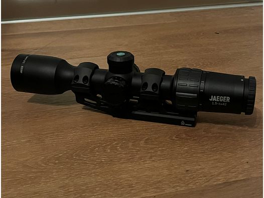 Yukon Jaeger 1,5-6x42 con montaggio Picatinny