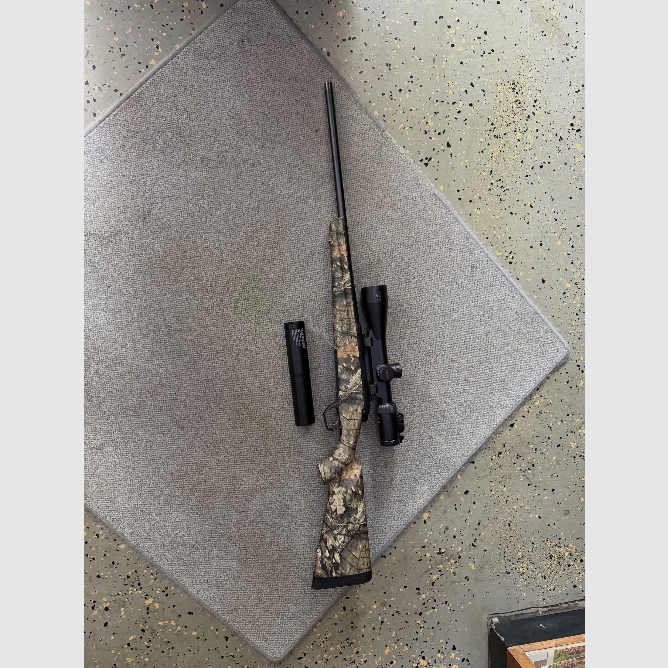 Repetierbüchse Remington mit Hausken Schalldämpfer