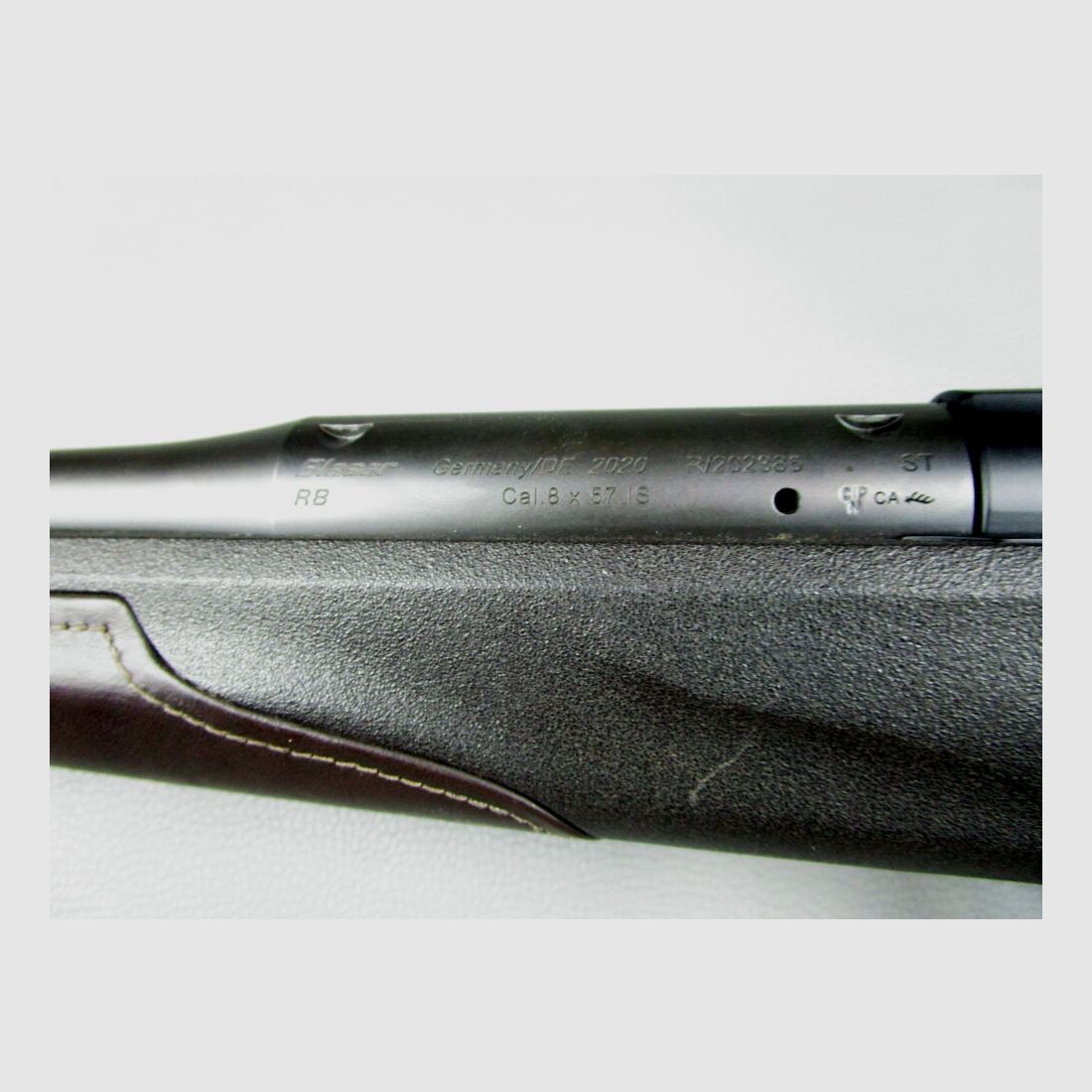 Blaser R8 Professional Success -Links mit Kammergriff rechts