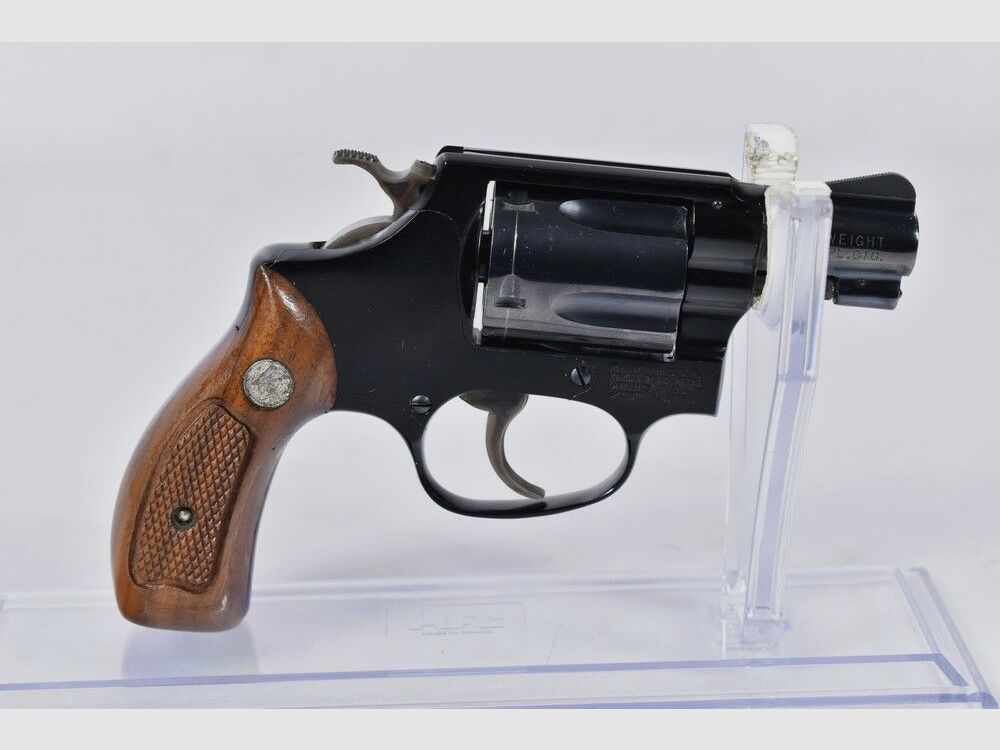 Smith & Wesson	 37