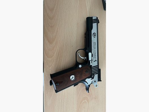 Pistola CO2 Colt Special Kombat