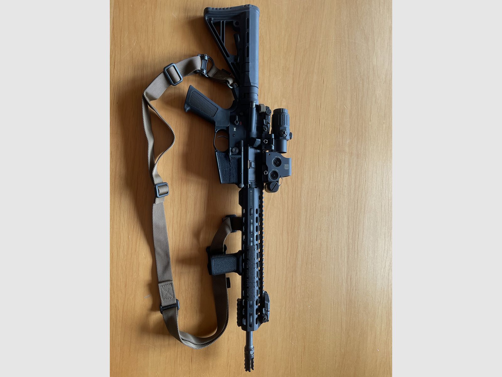 Schmeisser AR 15 Dynamic 14.5 mit Eotech + Magnifier 
