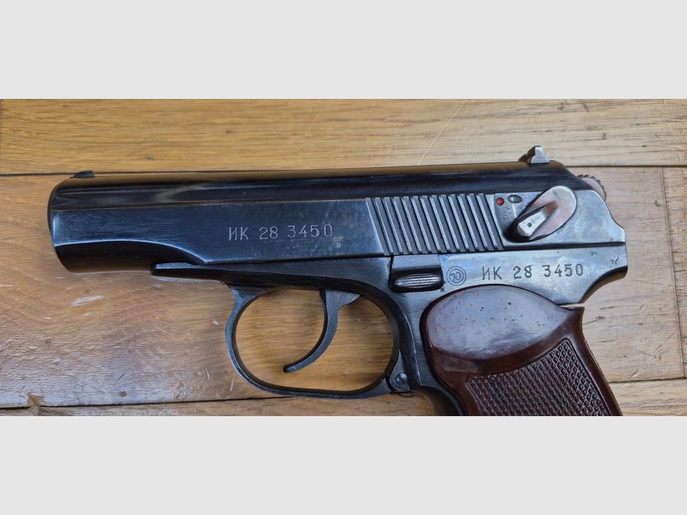 Sehr schöner Makarov-Pistole oder PM – Kal. 9×18 Makarov – Bulgarische Waffe – Gute originale bulgarische Griffschalen – Brünierung zu 99,7% – Mechanik einwandfrei – Wunderschöner Lauf – Symbolwaffe des Kalten Krieges – Ausgezeichneter Zustand – TBE++, Bild 5 von 19