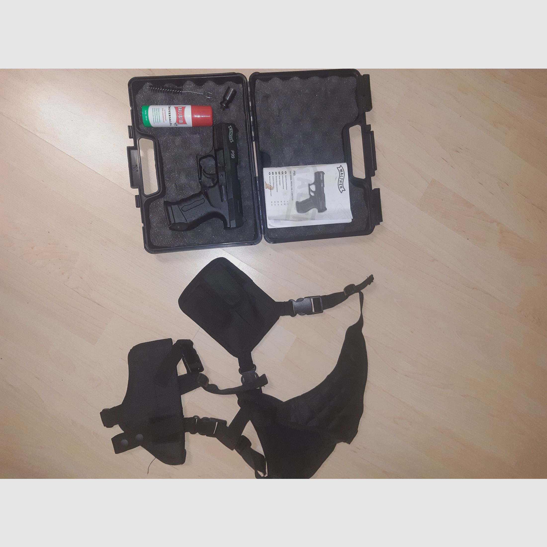 Walther P99 blank gun with holster like new*