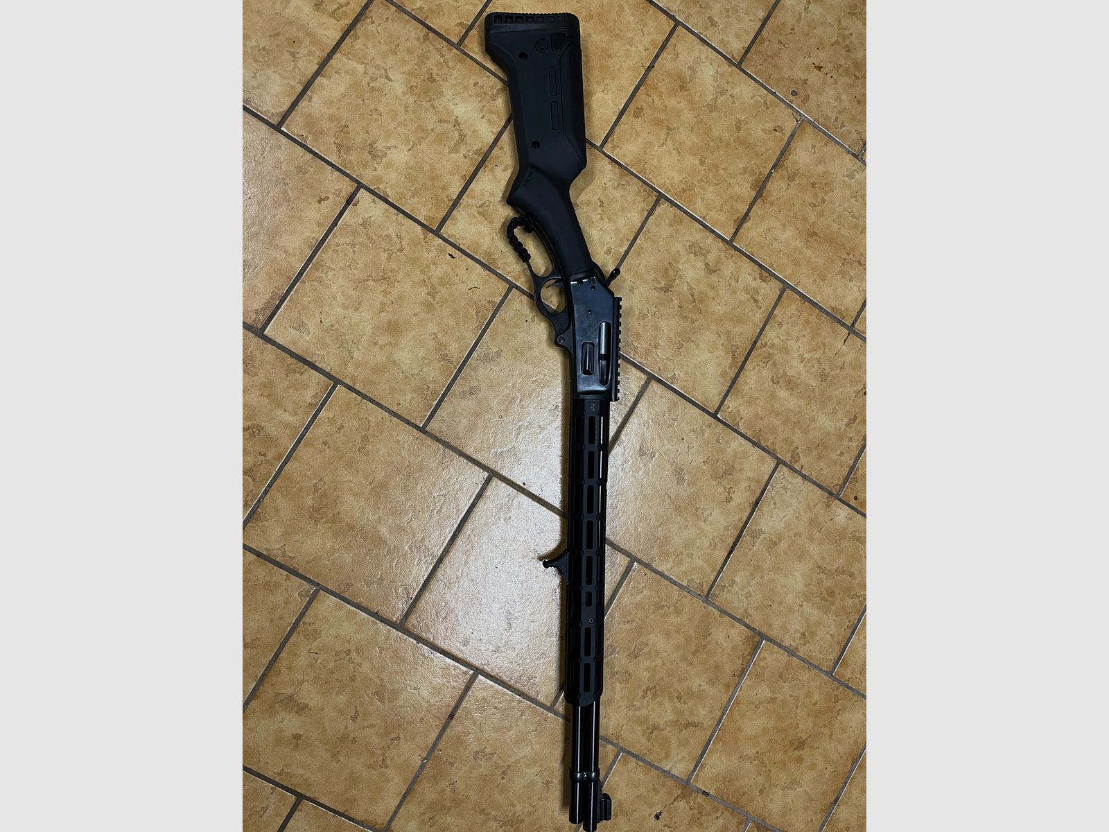 Marlin 336 CS en cal. .30-30 Win con stock Magpul y guardamanos Midwest Industries, imagen 2 de 2