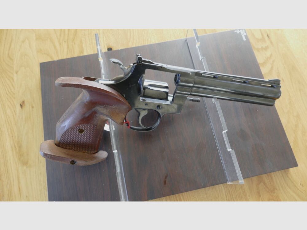 Colt Python, Bild 1 von 4