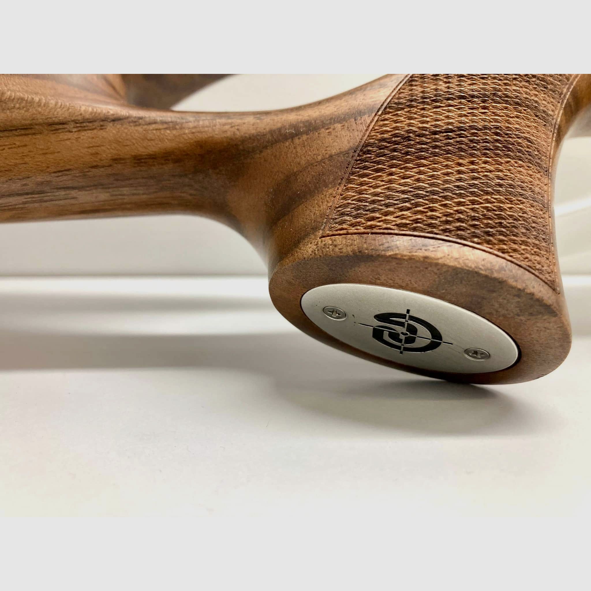 Rössler SIGNATURE LUXUS mango perforado con tensión manual