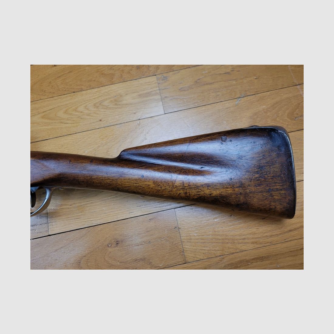 Seltenes französisches Infanteriegewehr 1763 / 1766 – komplett und sehr nah an seinem Originalzustand – Schaft in „Viertelvache“ und Originalholz – Sehr schöne konforme Schloss – Alle Originalschrauben – um 1770 – Regierungszeit von Ludwig XV – 144 cm – Seltenheitszustand!, Bild 11 von 26