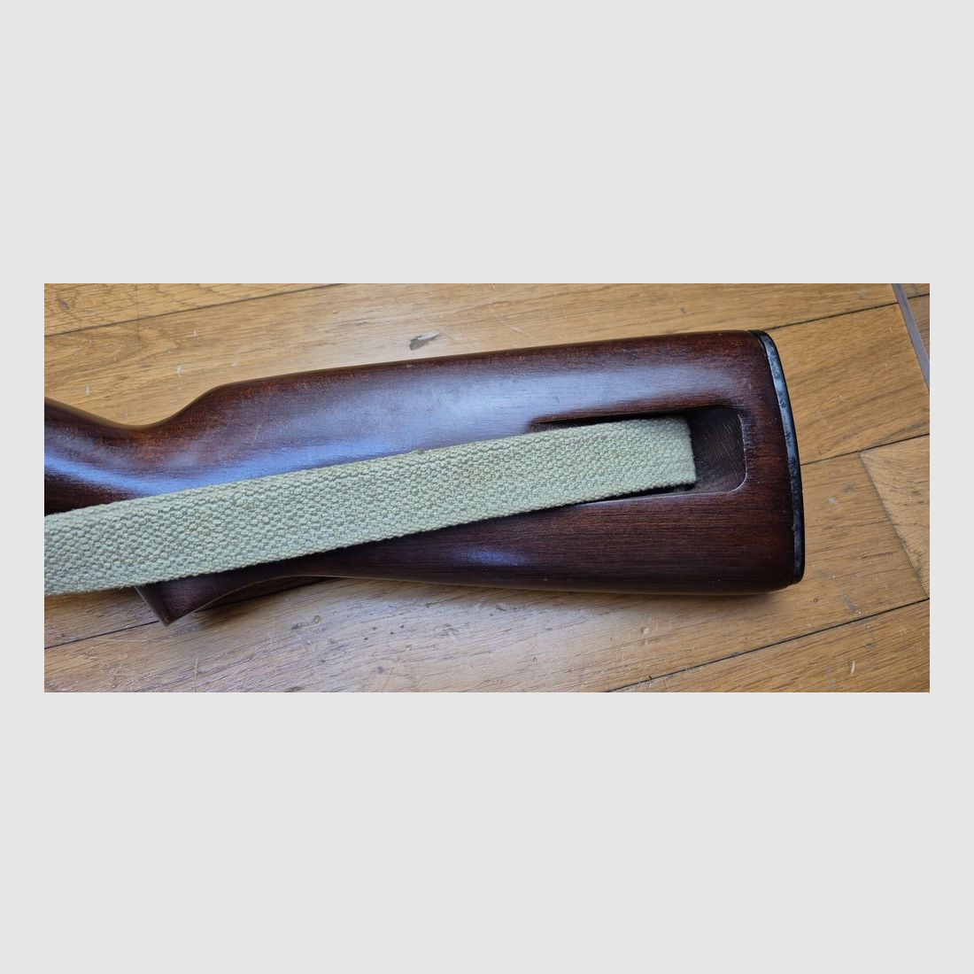 Très belle carabine ERMA modèle EM1 — Réplique germanique de l&rsquo;USM1 — Cal.22 LR — Arme de 1977 plus très bien conservée — Mécanique parfaite et canon miroir — Chargeur 10 coups — Bretelle militaire américaine — Fun garanti au stand — TBE+/TBE++, image 22 sur 30