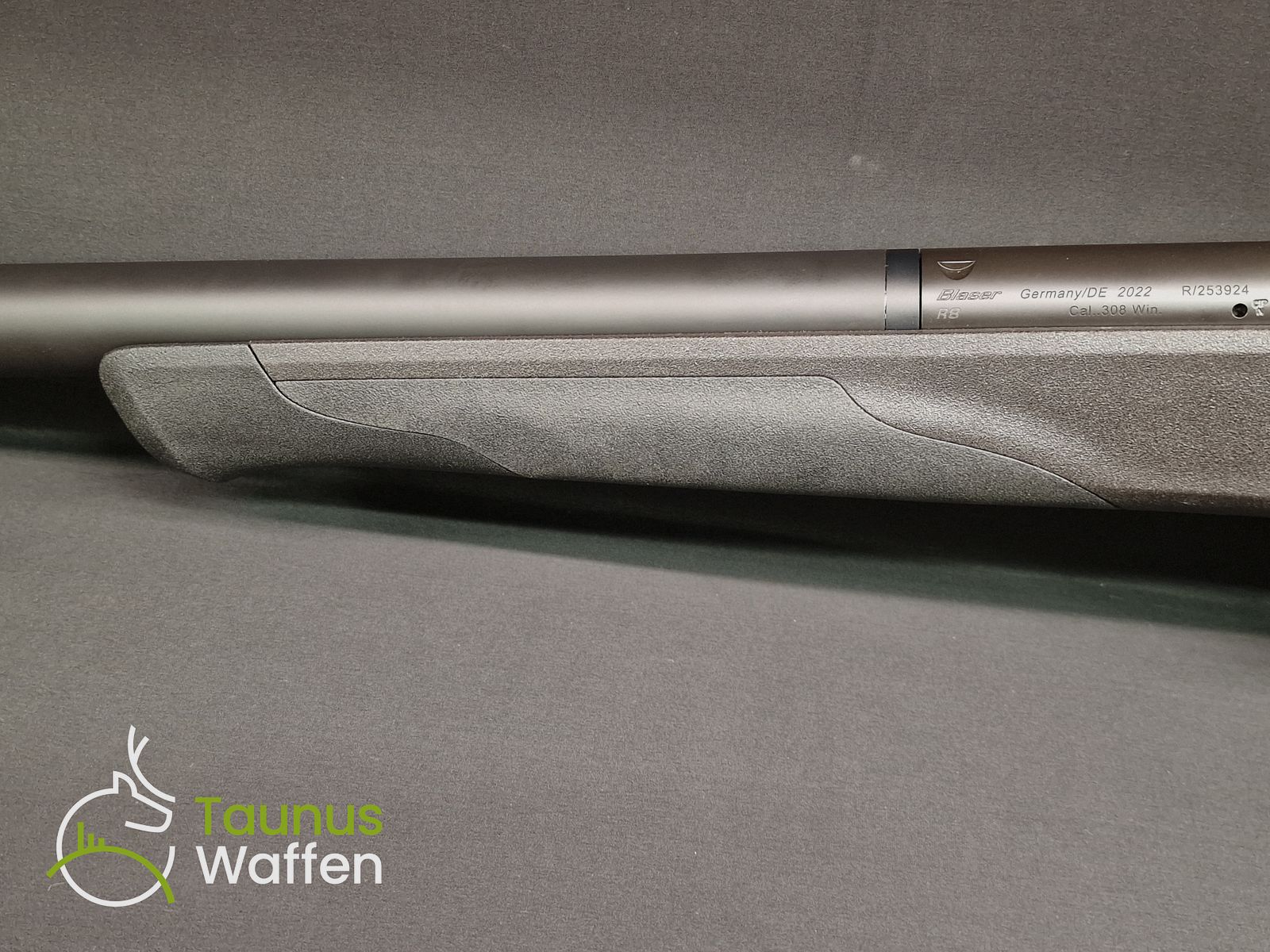 Repetierbüchse Blaser R8 Ultimate Silence im Kal. 308 Win sofort verfügbar bei taunus-waffen.de