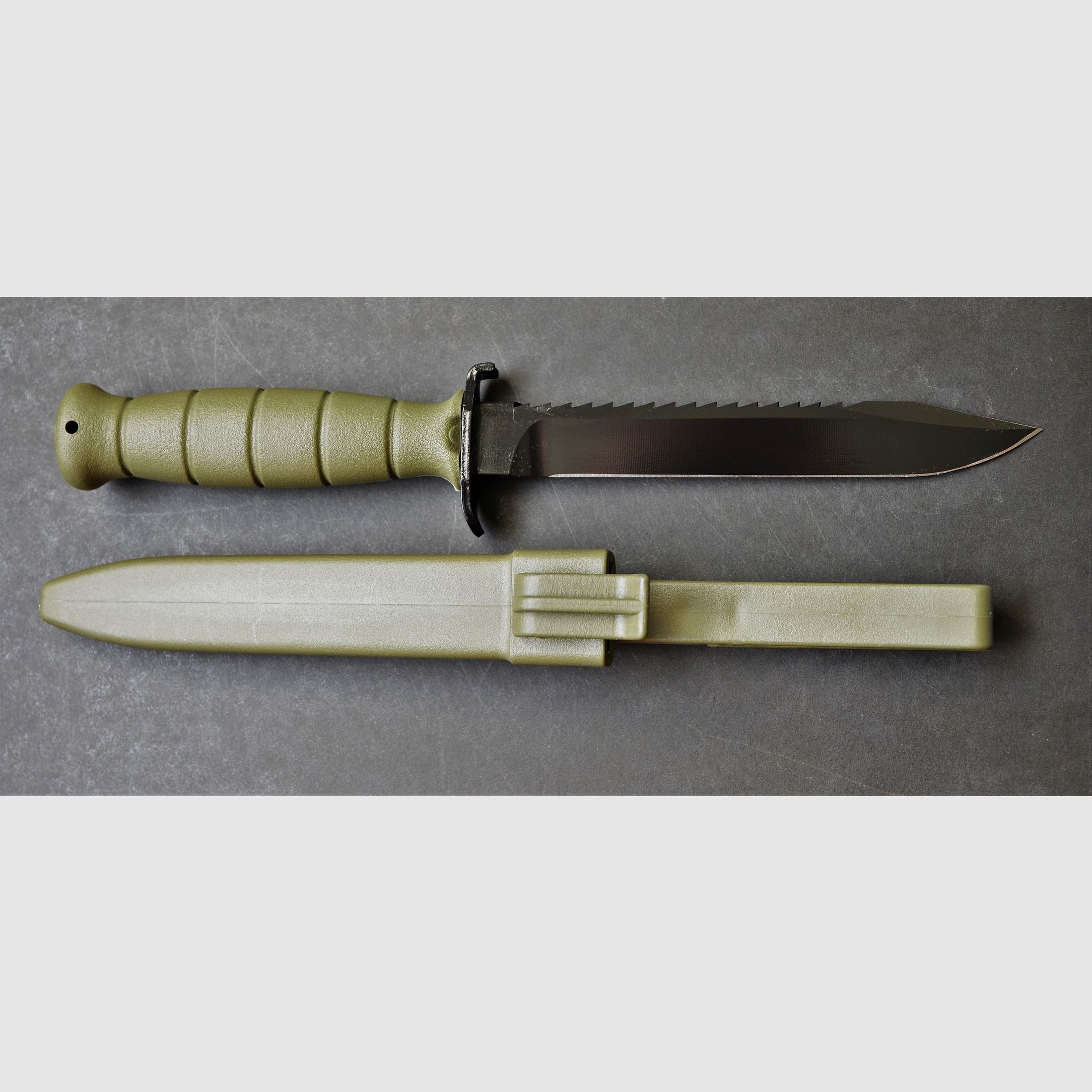 Glock Feldmesser FM 81 oliv – Militärisches Mehrzweckmesser