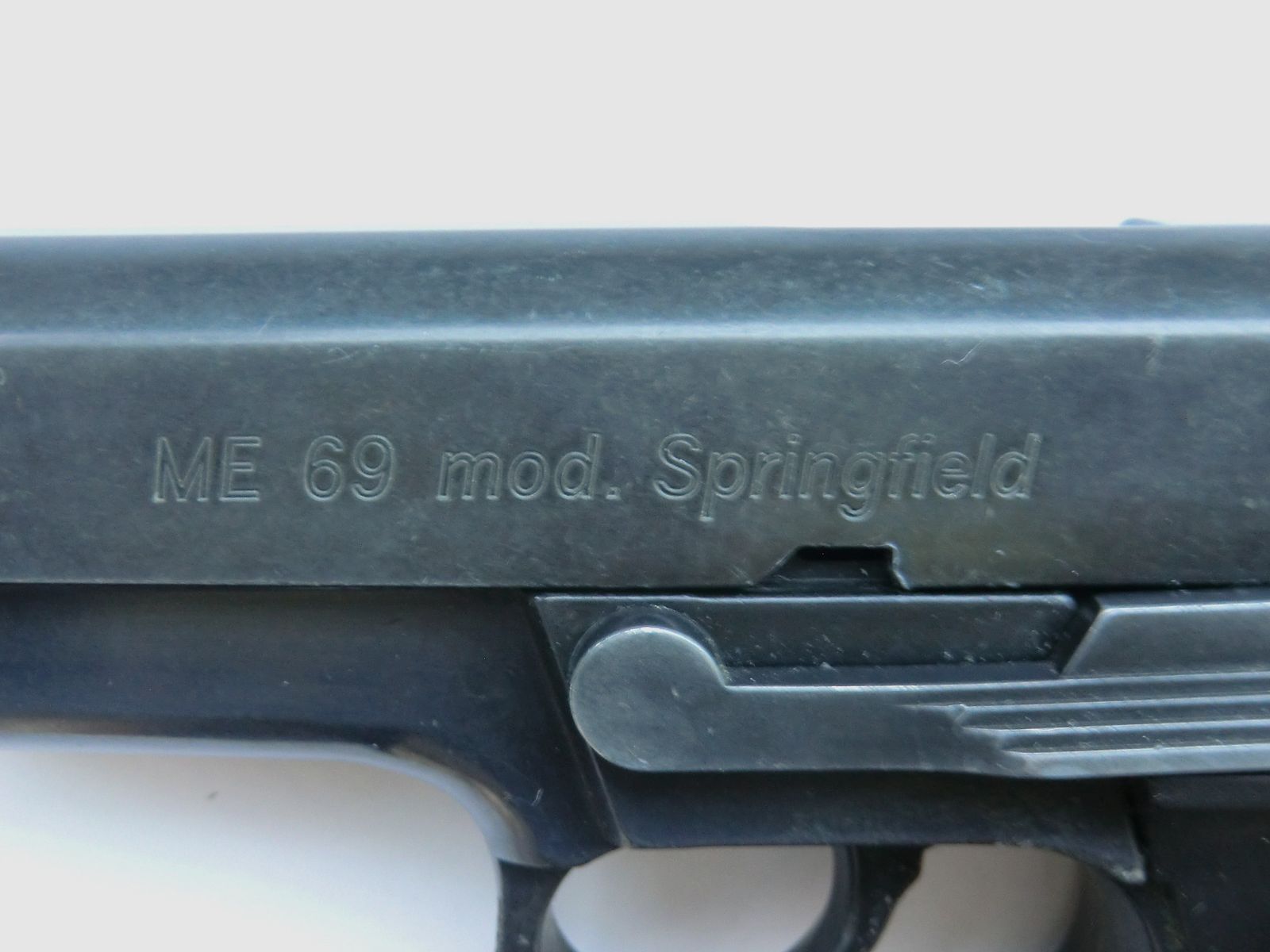 ME 69 Mod. Springfield  9mm K.   PTB: 679  Beschuss: AA  8-Schuss Magazin