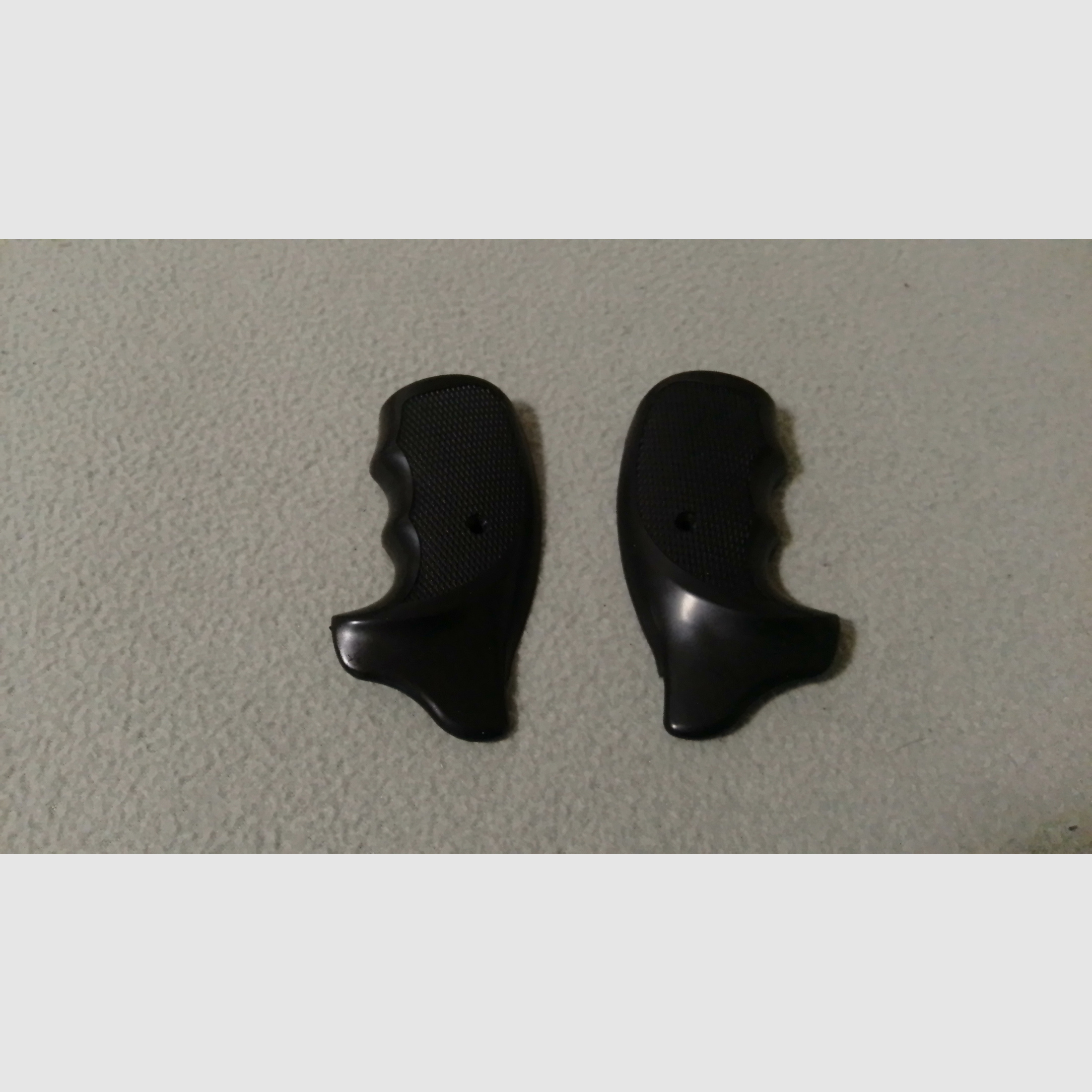 Neue Combat Griffschalen passend für Revolver Röhm RG89 / RG99