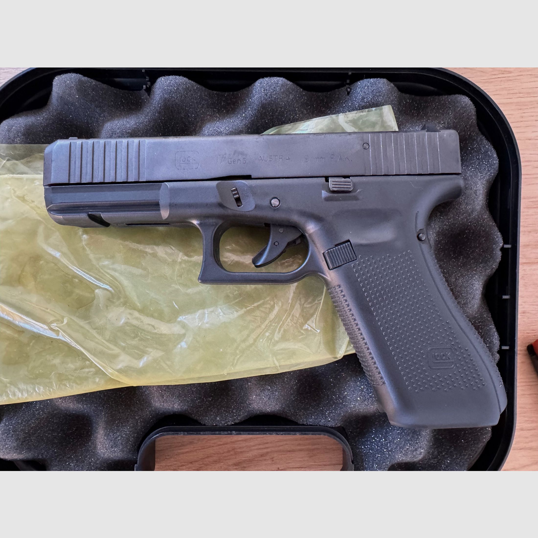 GLOCK 17 Gen. 5 SV - 9mm P.A.K. + accessoires