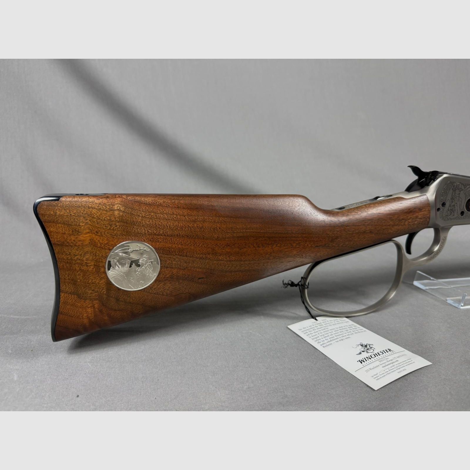 Winchester Mod. 1892  "John Wayne 100th Anniversary Custom Grade"   (.44-40 WCF)