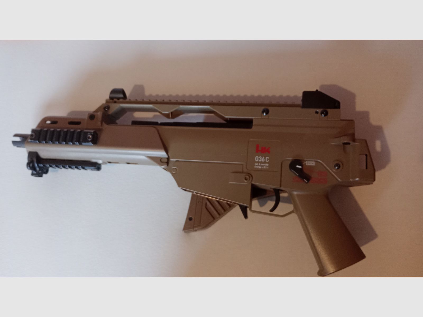 Airsoft G36C Desert with 400 round magazine & goggles (used, 0.5 Joule)