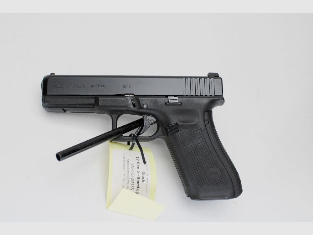 Pistola Glock 17 GEN 5 Cal 9 Para con 4 cargadores y bolsa 9mm Luger