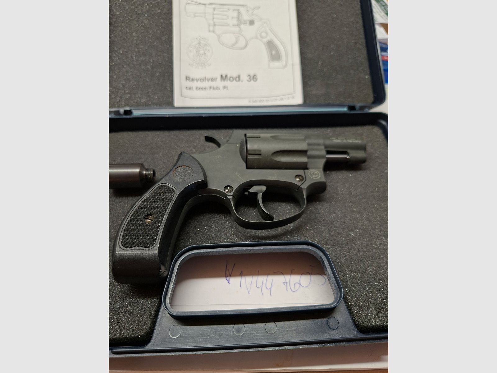 Konvolut P 08, Makarov, Colt Detective und Colt 36