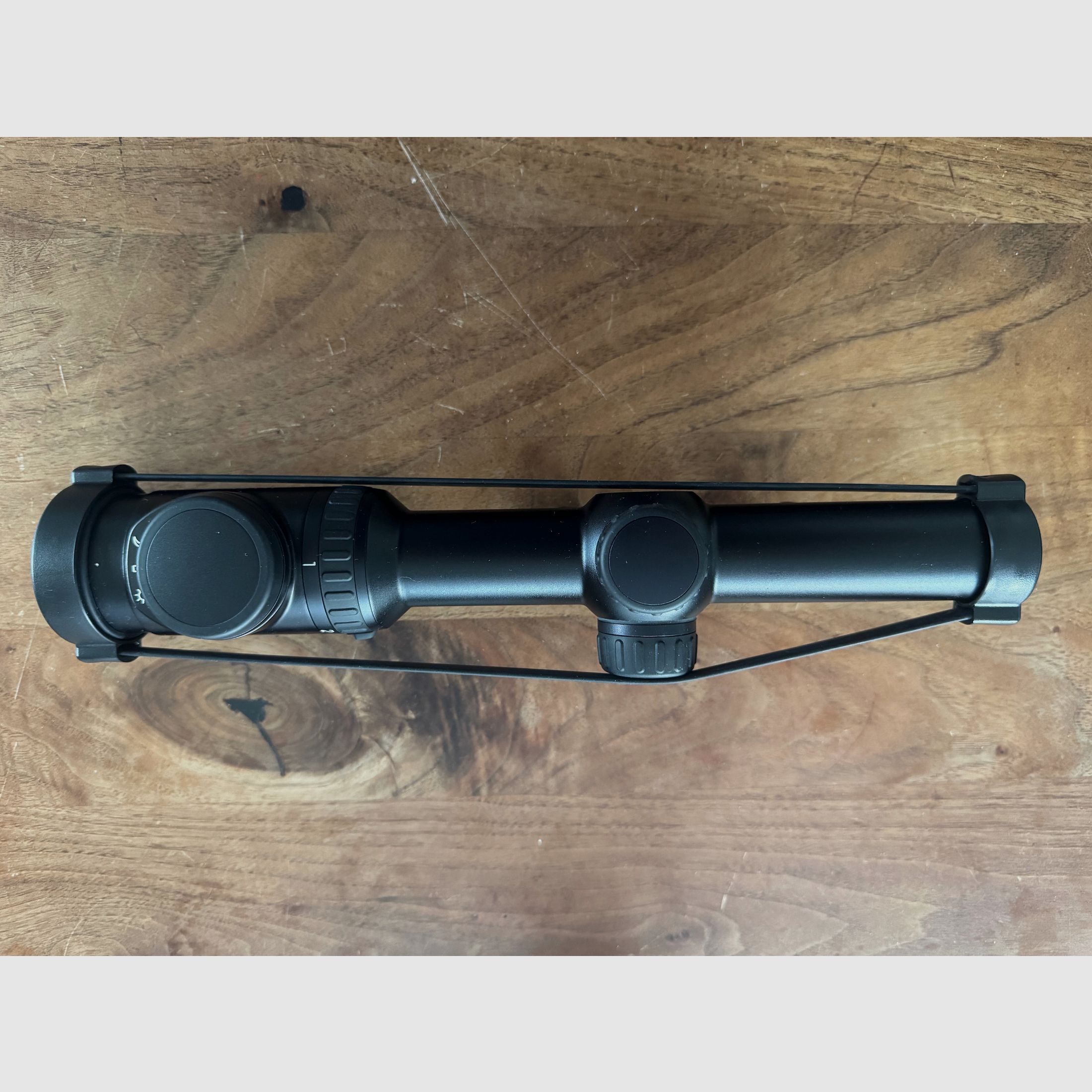 Leica Magnus 1-6,3x24 i L-4A mit Schiene + Blaser Sattelmontage – neuwertig