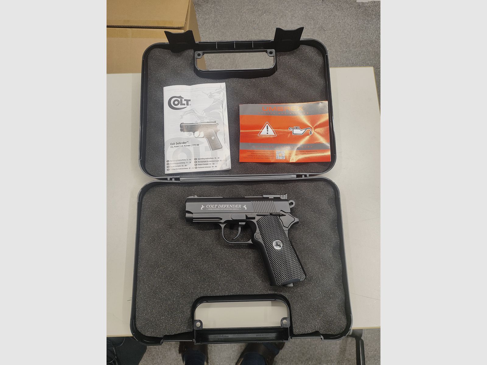 Cold Defender CO2 4,5mm BB Pistole