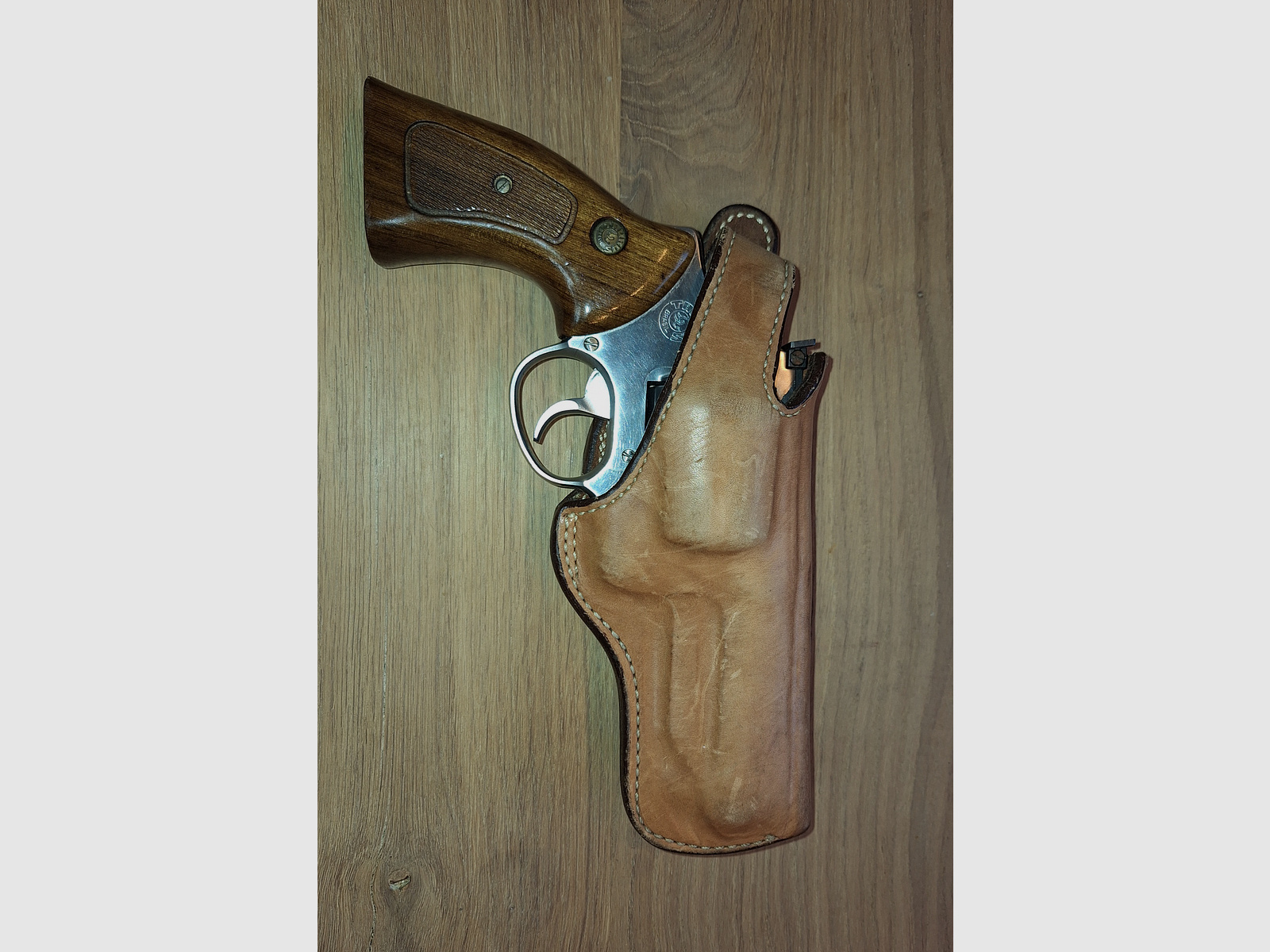 Revolver Taurus .44 Mag 4 Zoll