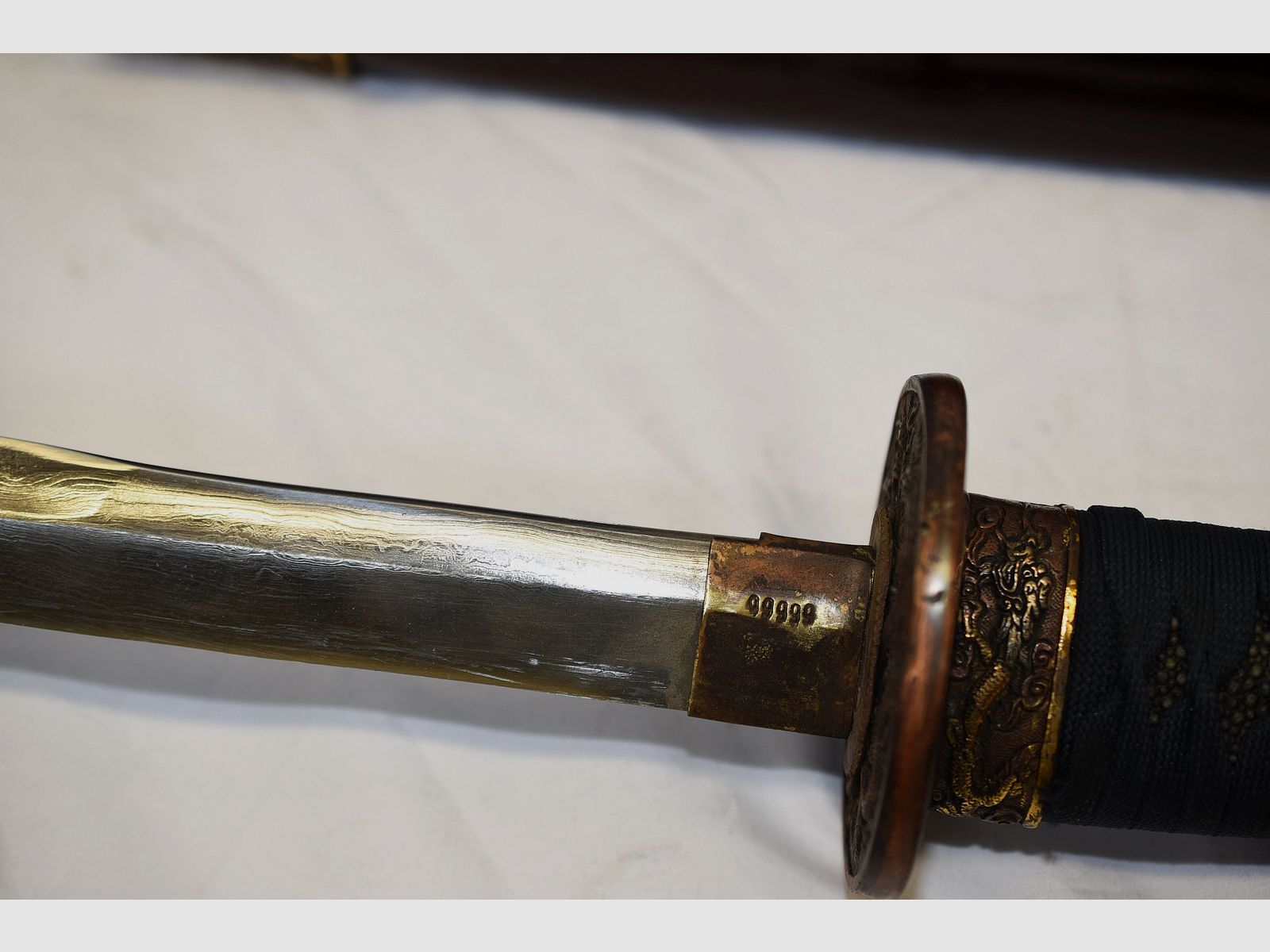 épée japonaise, katana, nagamaki, gravure 99999 sur la lame