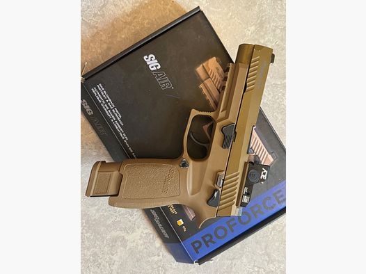 SIG Sauer M17 CO2 GBB Pistole inkl. ADE Raptor Red Dot & AMG High Output Valve