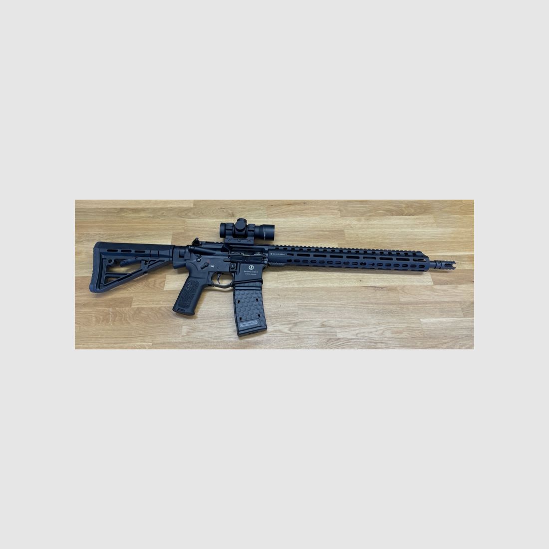 Schmeisser M5FL MLOK im Kaliber .223 Remington LL 16,75" inkl. LEUPOLD Freedom RDS Rotpunktvisier