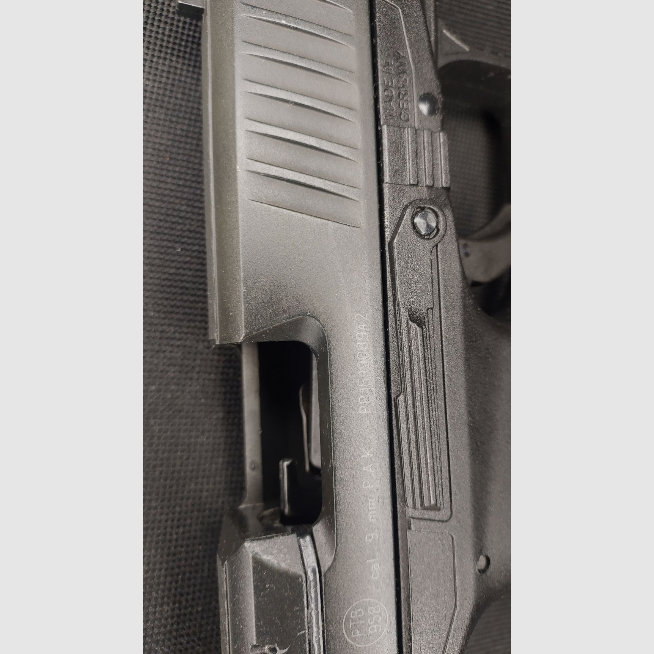 Walther PPQ M2 Navy Kit Pistolet alarmowy 9mm P.A.K. czarny (PTB 958) - z tłumikiem jak nowy!