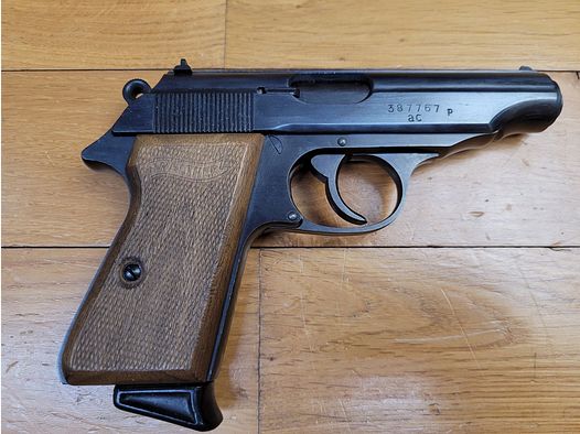Peu courant pistolet Walther PP – Calibre 7,65 (non indiqué !) – Rare fabrication Walther Zella-Mehlis de février/mars 1945 – Belles plaquettes et beau canon – État TTBE++ – Neuf !