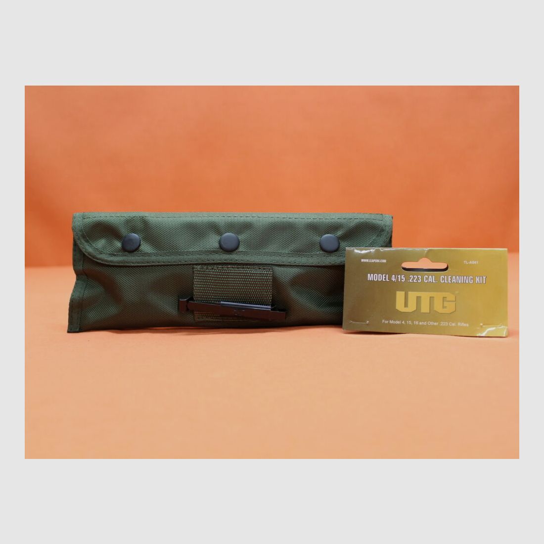 UTG - Leapers AR-15: Kit di pulizia UTG Modello 4/15 .223 (TL-A041) dispositivo di pulizia (Tipo USGI M16), incl. borsa in nylon