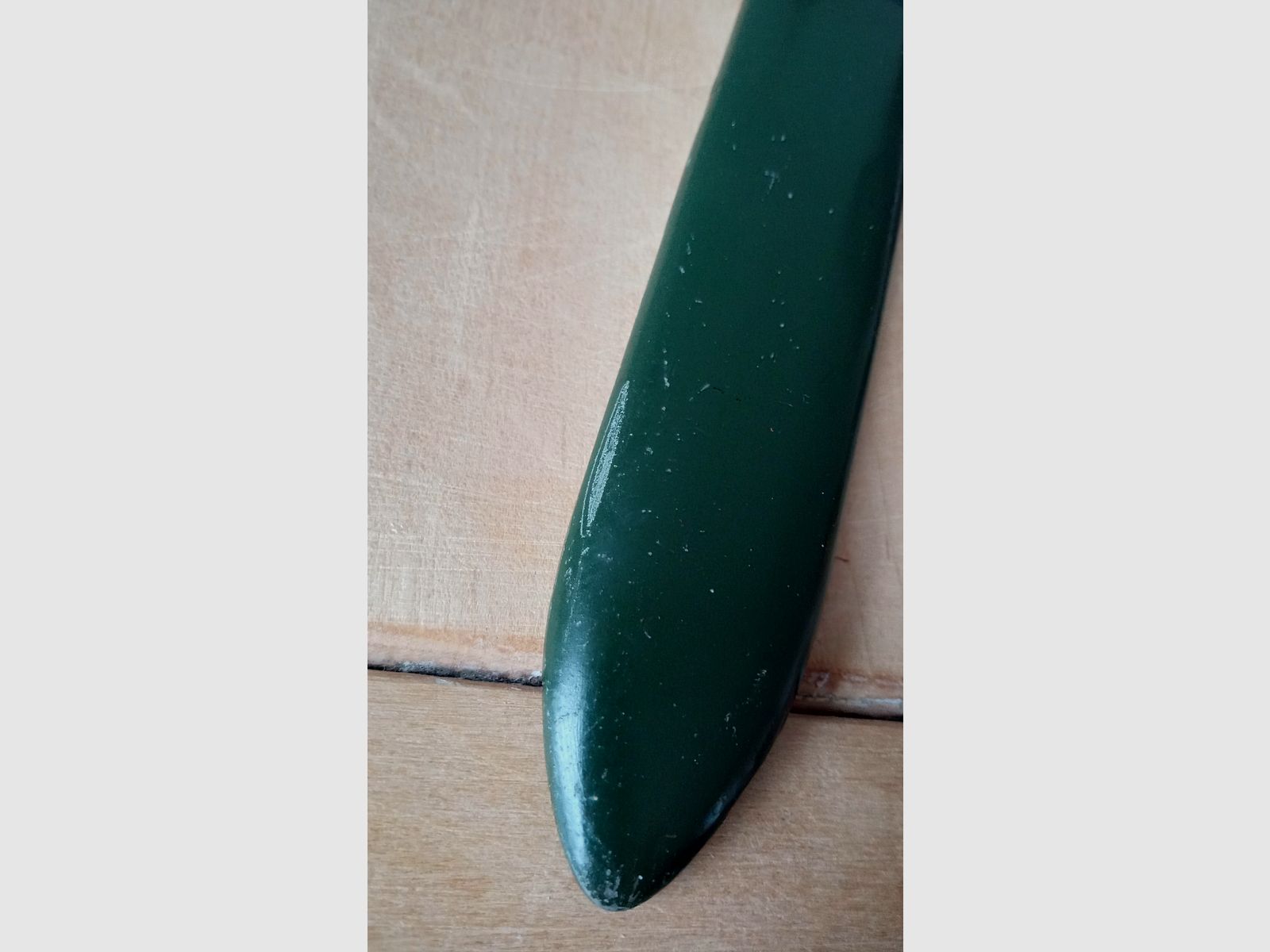 Original travel knife from Hubertus Solingen from the Cold War, based on the BW combat knife and visually inspired by the HJ travel knife.