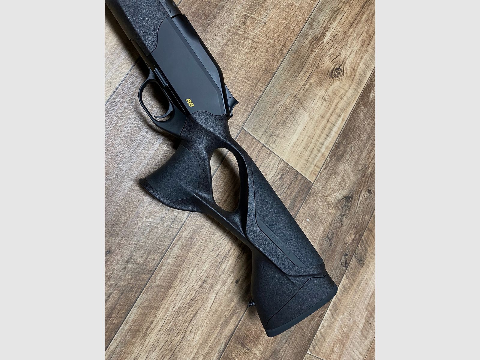 Blaser R8 Ultimate Damenwaffe  kurzer Schaft Sonderfarbe SCHWARZ  .308win  LL 47 cm M15x1   