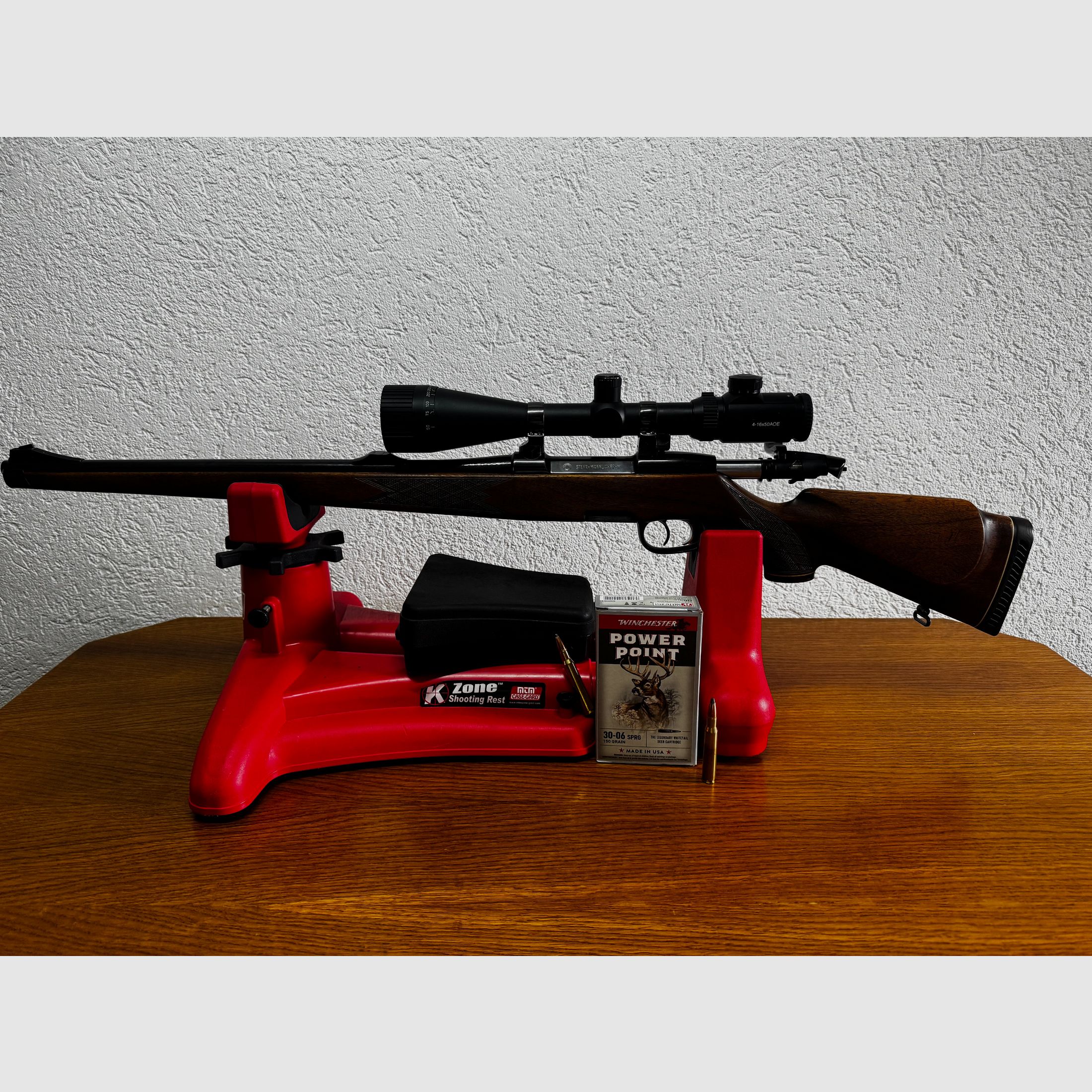 Steyr Mannlicher Stutzen Model M con mirino telescopico a punto luminoso 4-16x50 AOE