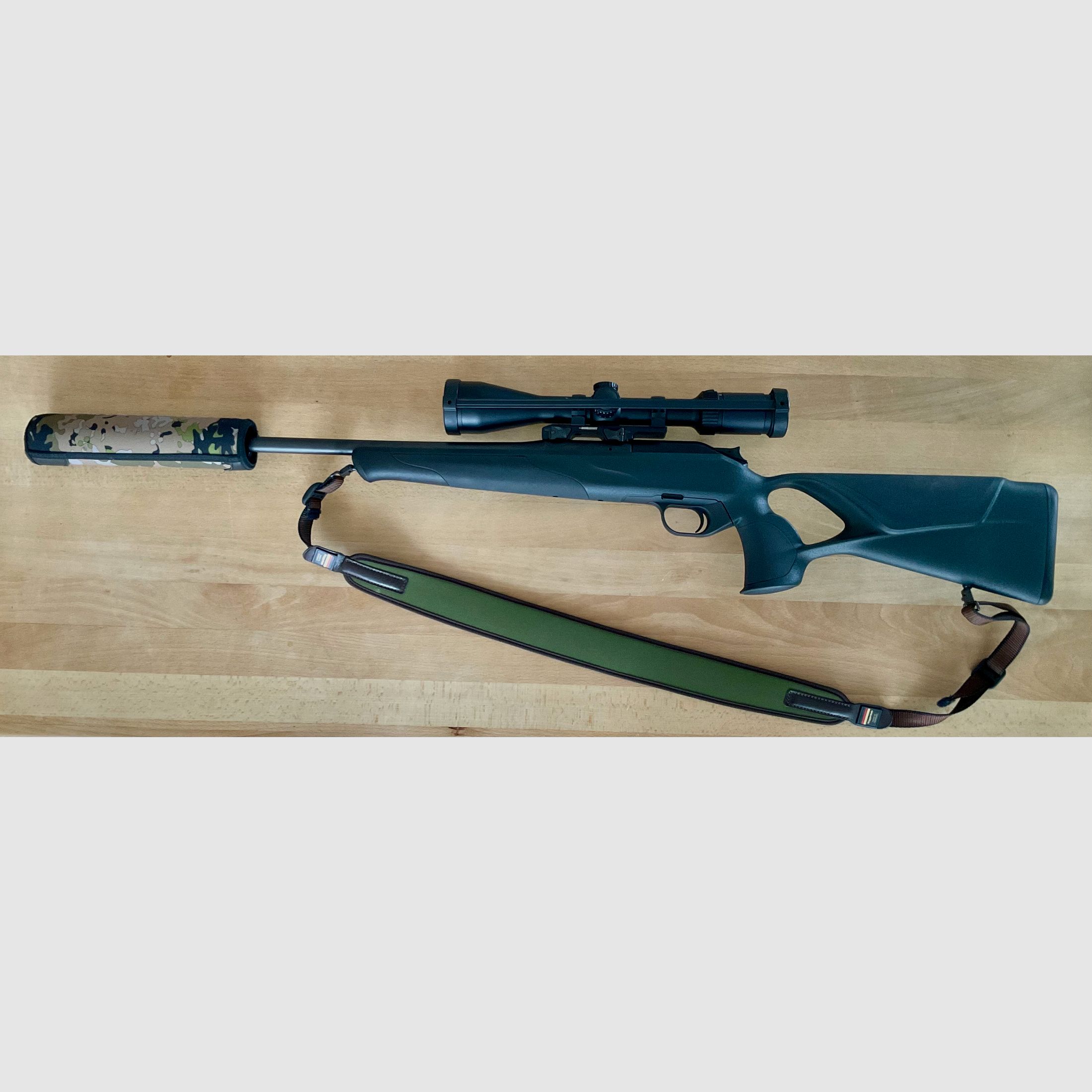 Blaser R8 Professional  Success (Kal. 8x57 IS) + Meopta R2 2-12x50 + Sattelmontage + Mauser Schalldämpfer