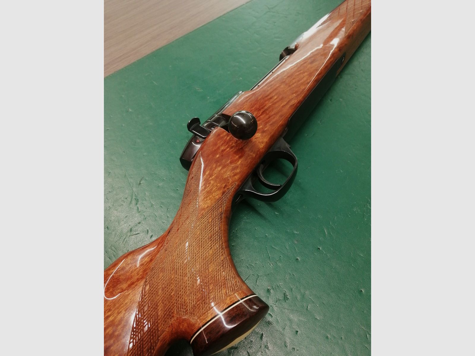 Je vends ma .460 Weatherby avec 80 cartouches.