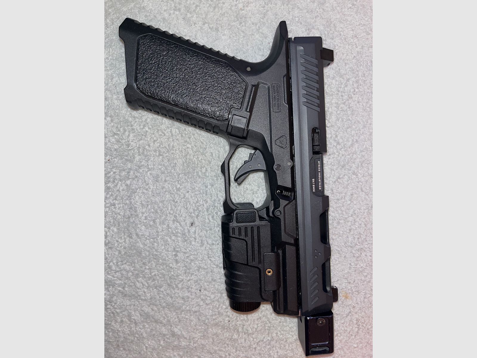 Glock 17 gen 4 ( Strike Industrie)