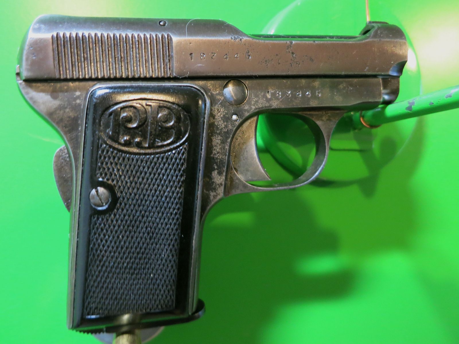Pistola de bolsillo Beretta Mod. 1920 (418) Versión III; 6,35 mm Browning; J. Bond 007!        #38-