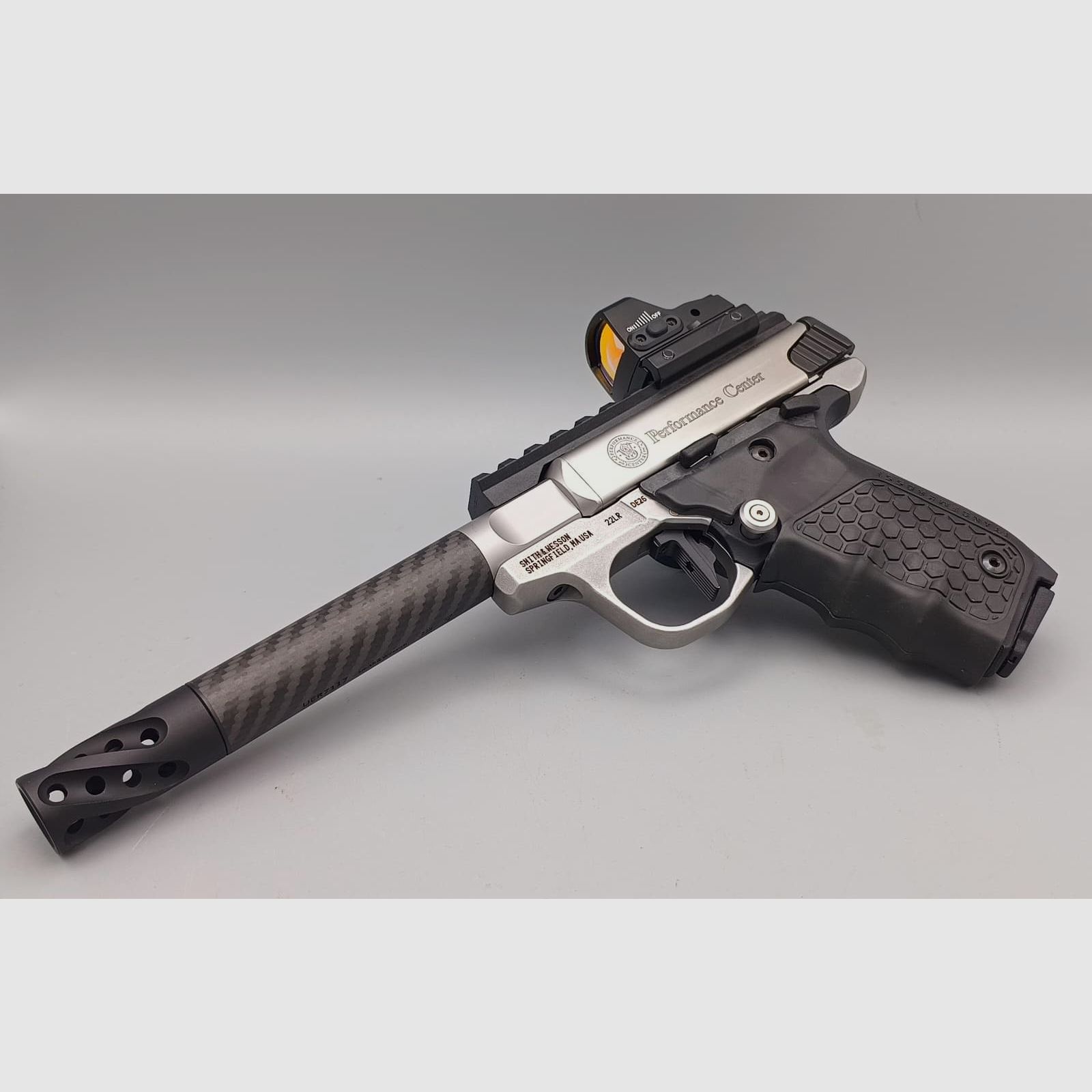 Smith & Wesson Performance Center SW22 Victory Target – .22 lfb / .22 LR mit Carbon-Lauf und Red-Dot-Visier