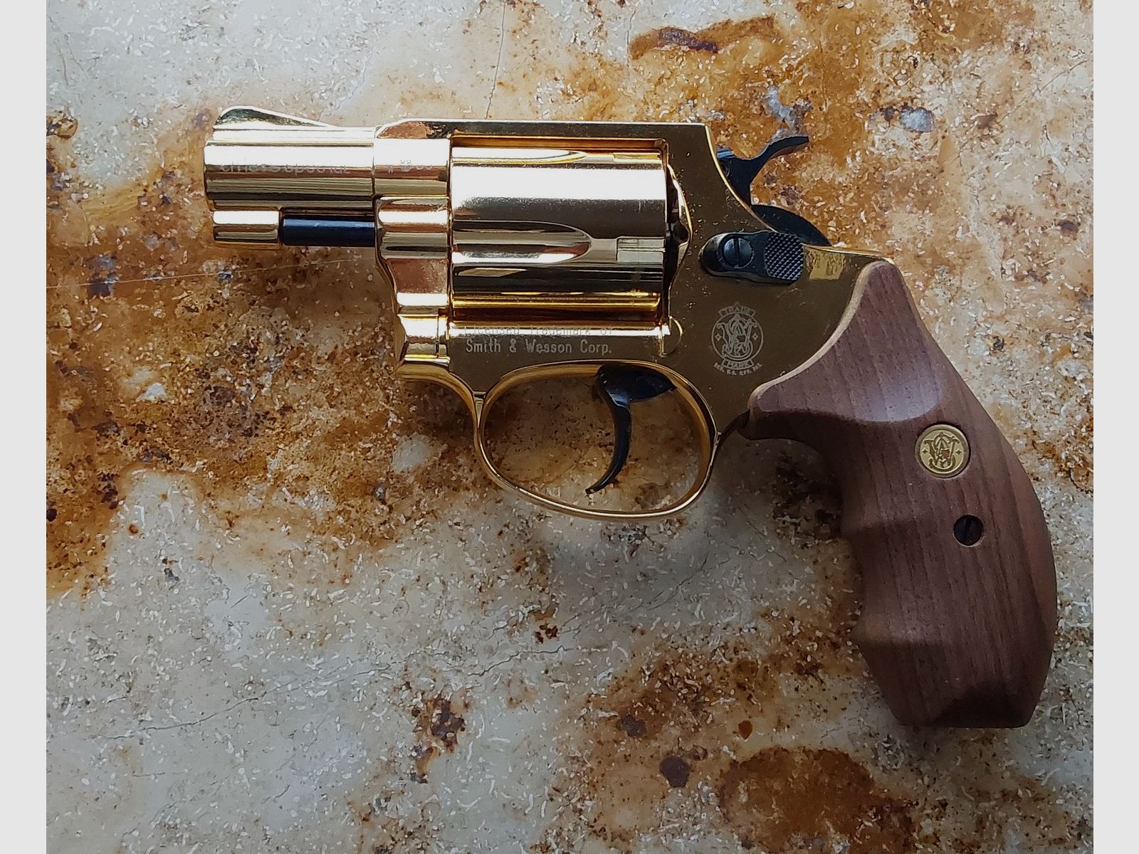 Chiefs Special Smith und Wesson 24-karaats verguldigde 9mm alarmwapen