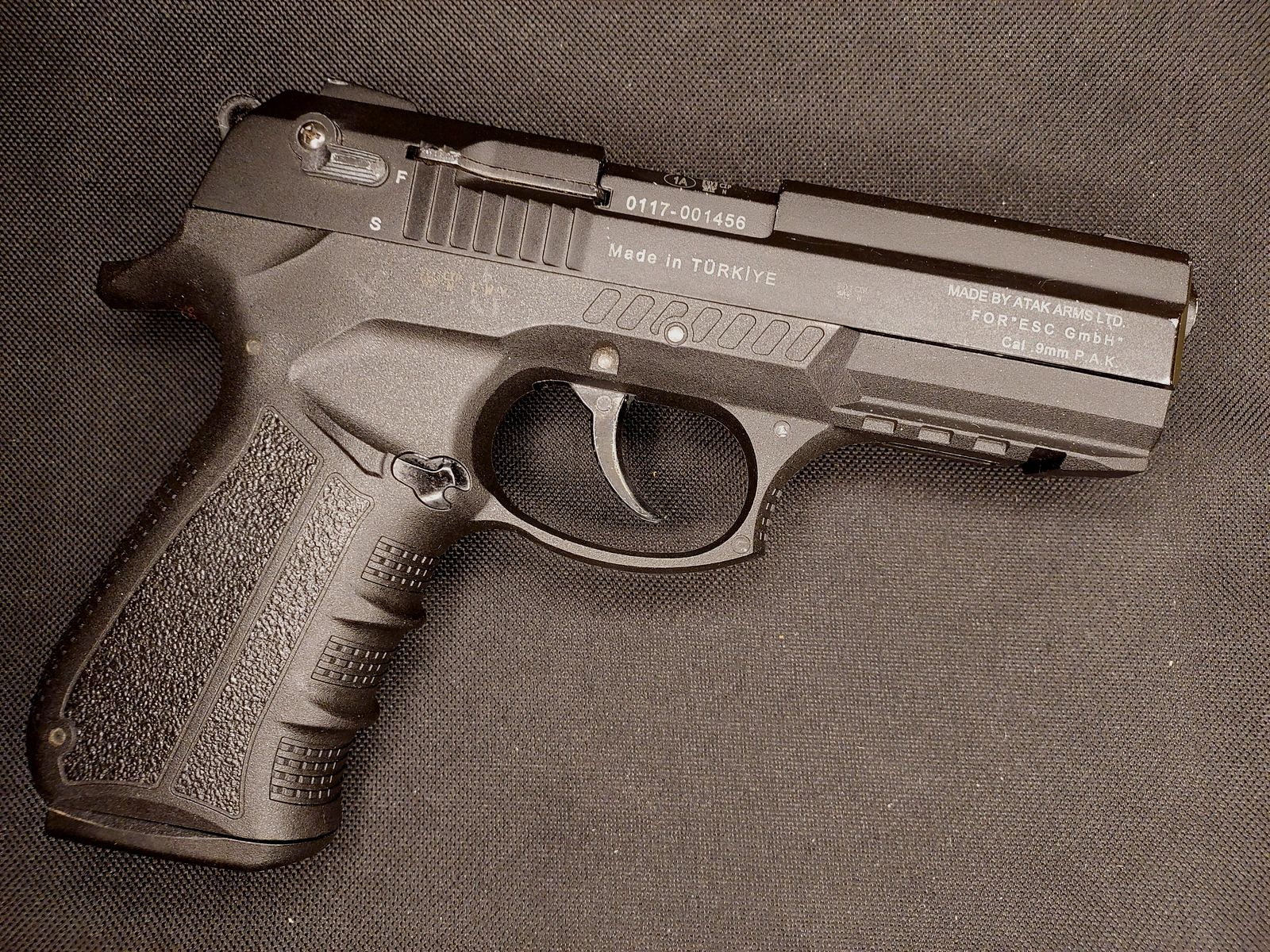 Zoraki 2918 blank firing pistol cal. 9mm P.A.K. black - old (PTB 986)