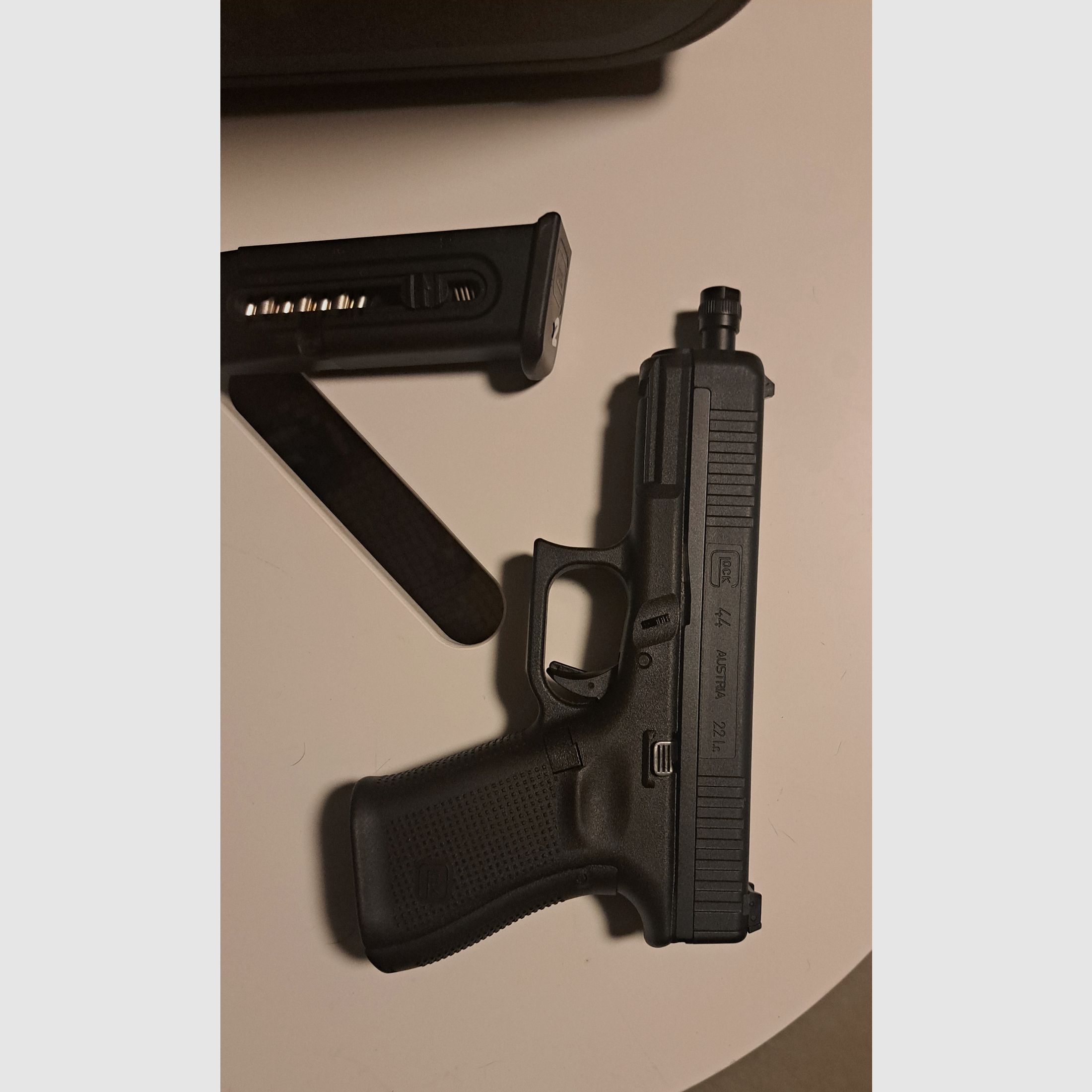 Glock 44 met schroefdraadloop