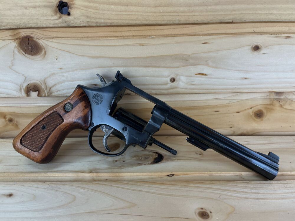 Taurus - Brasil, KK - Revolver .22lr, 6" Lauflänge, Holzgriffschalen .22lr