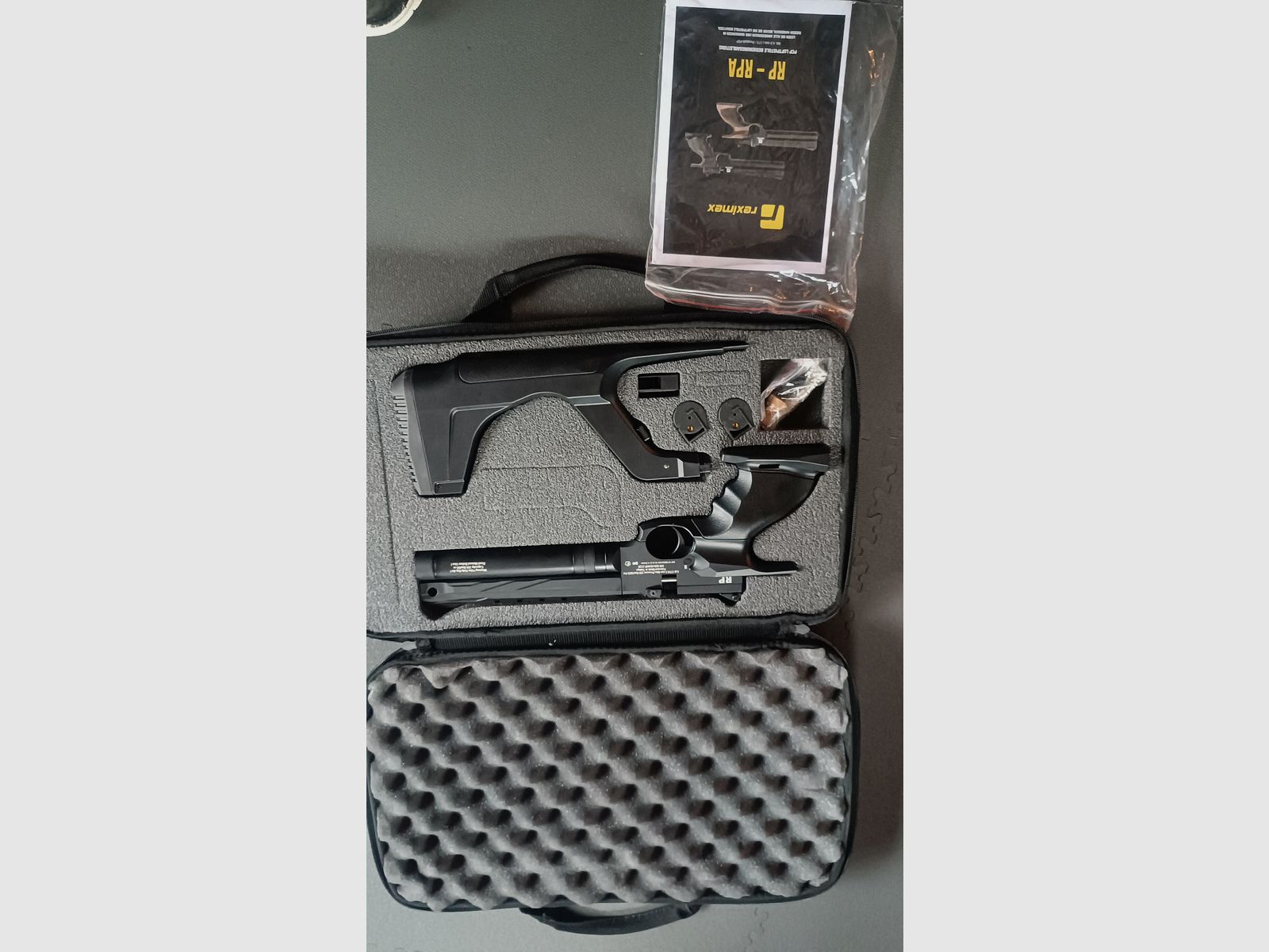 Reximex RP luchtpistool perslucht 4,5mm diabolo zwart aanlagkolf