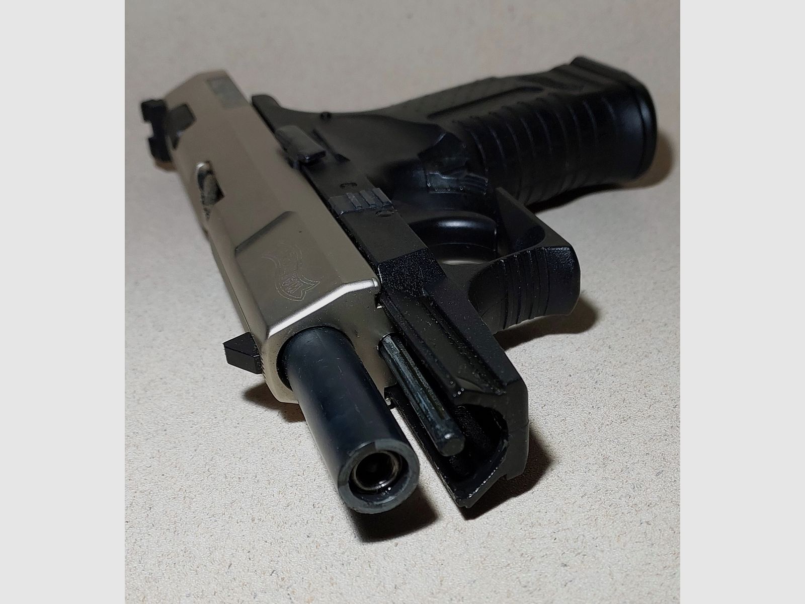 Walther P99 Schreckschuss Pistool 9mm P.A.K. bicolor Nikkel (PTB 762) P 99 met leren holster