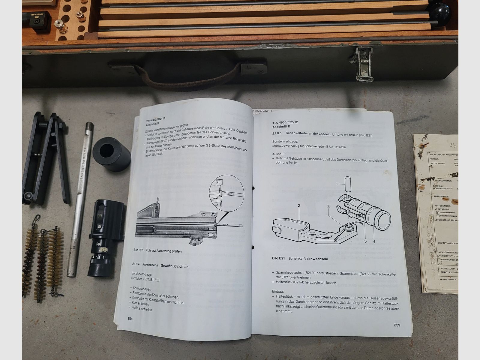 BW workshop equipment, light weapons / MG3 / G3 / P1 / SIGPi / UZI / 40mm grenade pistol