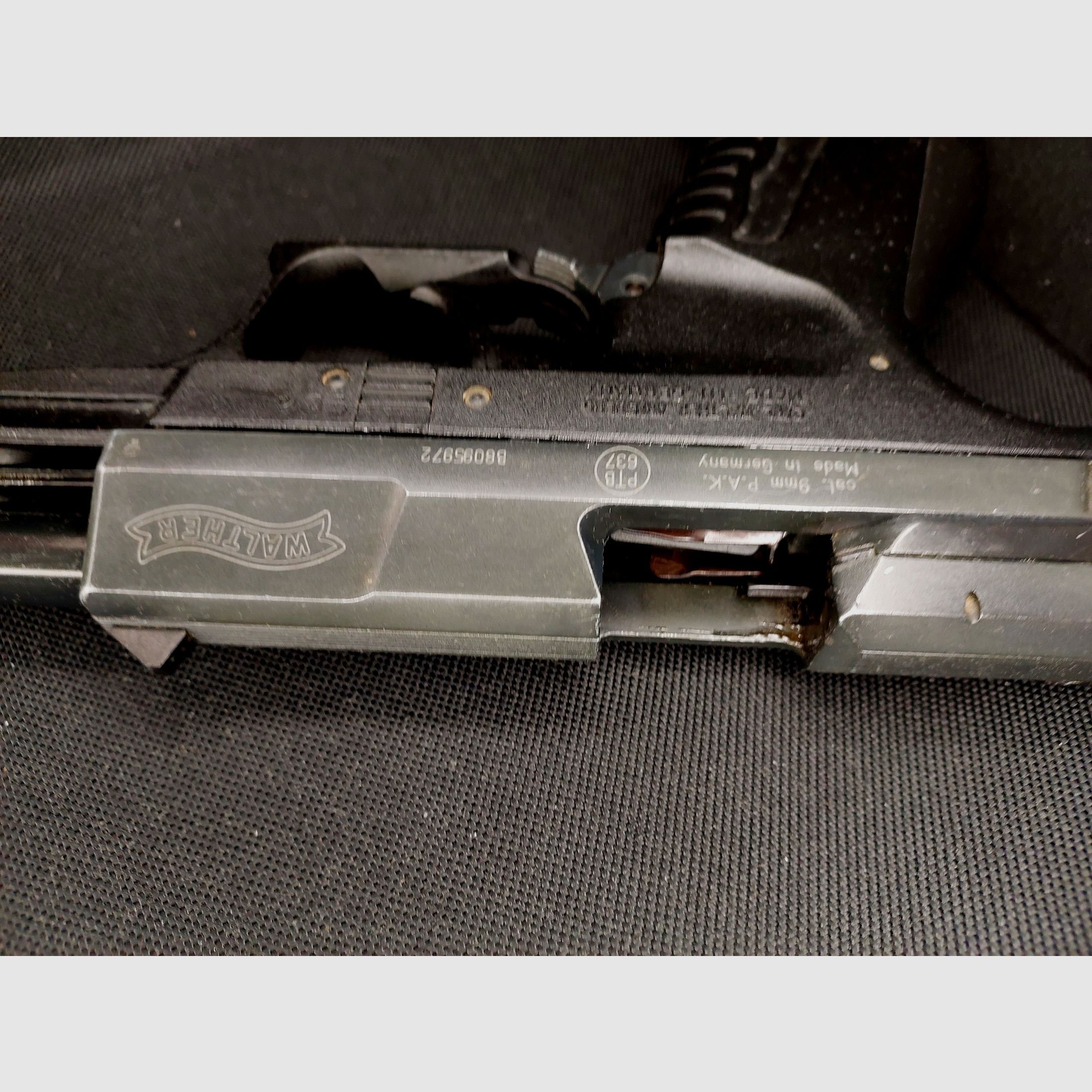 Walther P99 Schreckschuss Pistole 9mm P.A.K. (PTB 637) mit 2 Magazinen