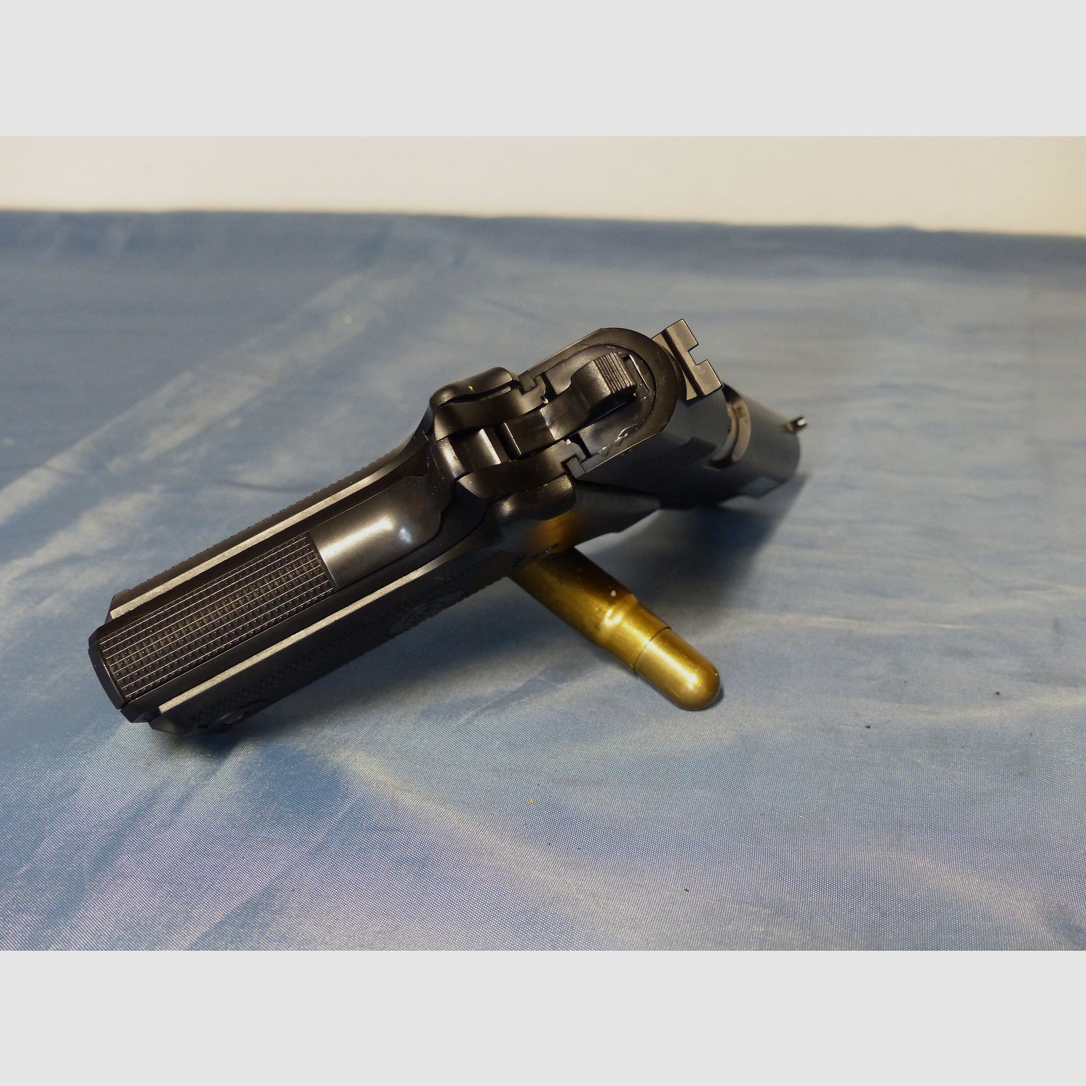 Colt Black Hop Up Type van KWC Soft Air Double Eagle Kal. 5,5mm